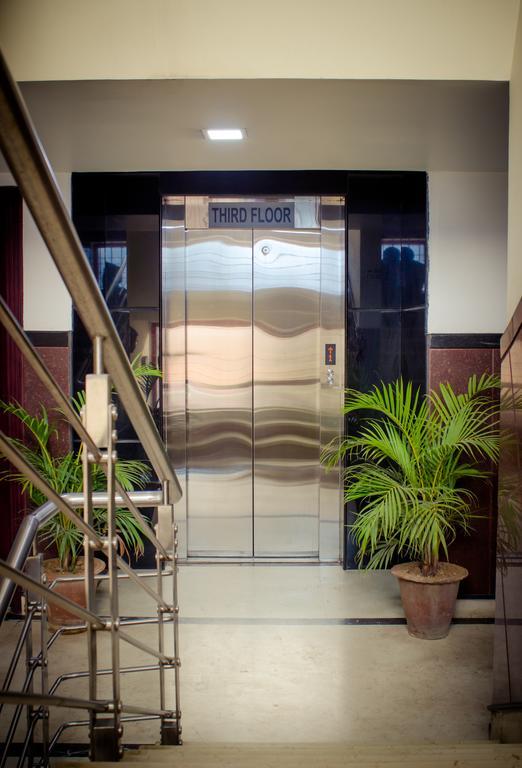The Signature Inn Bangalore Luaran gambar